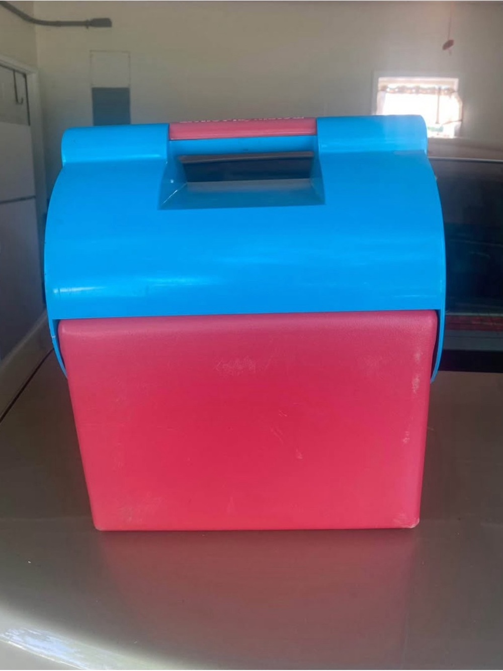 Vintage 1980’s Little Playmate Igloo Cooler
Insulated 
Compact
Light blue/red